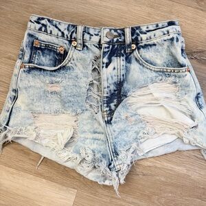 Signature8 Women’s Light Blue Distressed Jean Shorts, Small